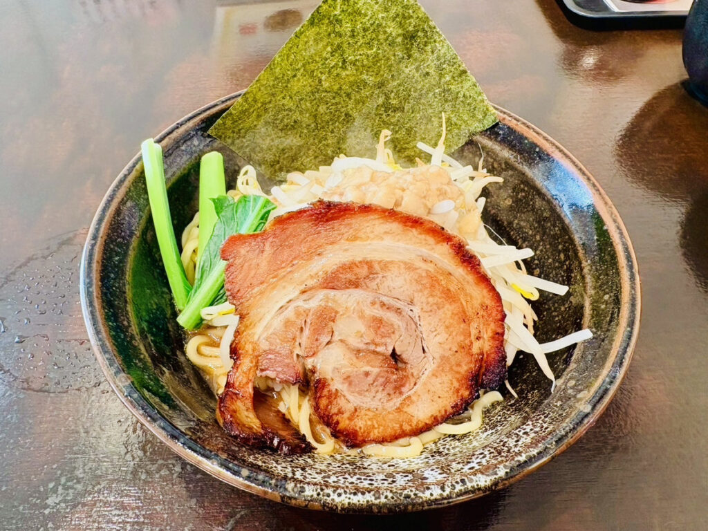 まぜそばの主役はチャーシュー？