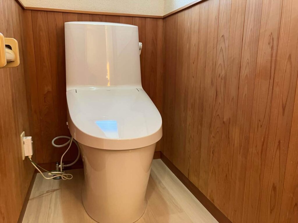 長崎｜長与町｜トイレリフォーム｜LIXIL 一体型シャワートイレ｜Ｔ様邸